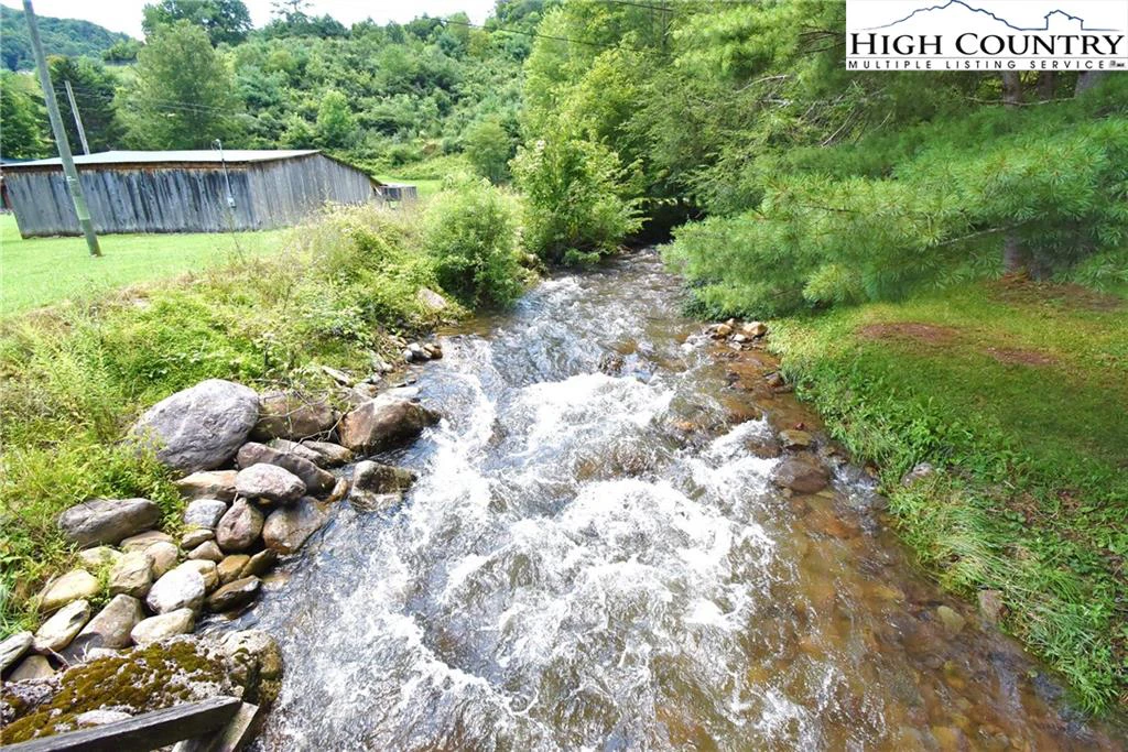 Image number 16 for the current listing