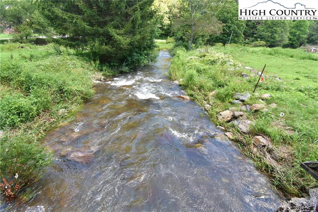 Image number 17 for the current listing