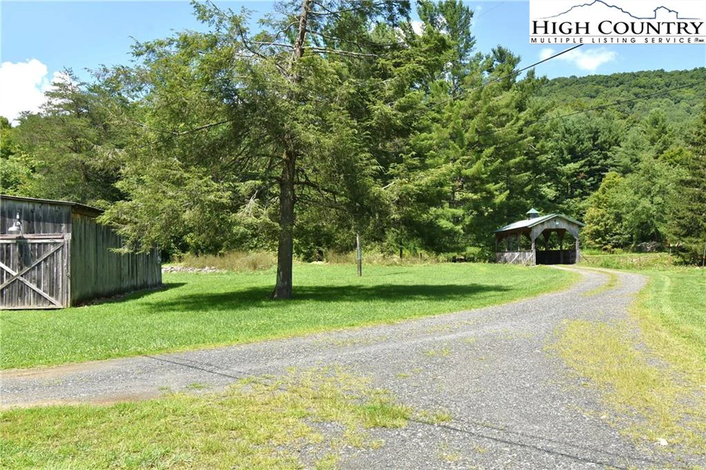 Image number 19 for the current listing