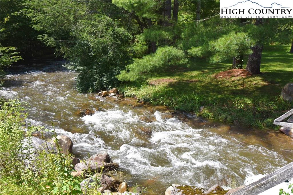 Image number 21 for the current listing