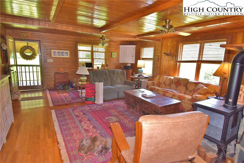 Image number 31 for the current listing