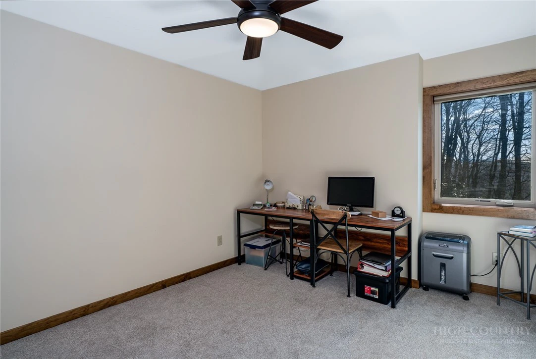 Image number 11 for the current listing
