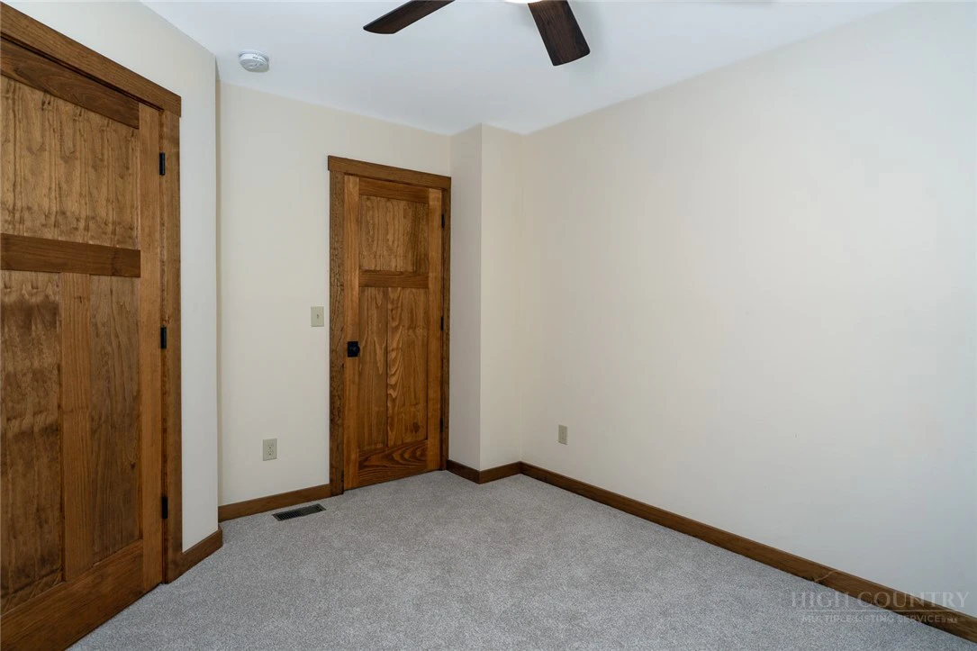 Image number 12 for the current listing