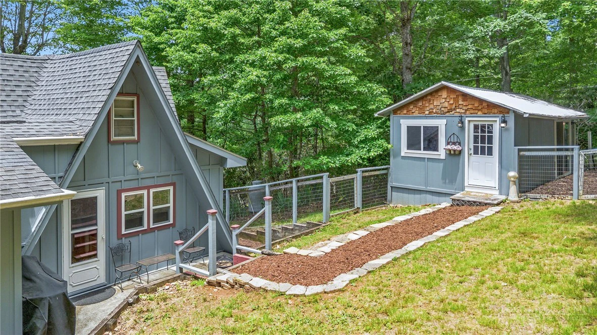 Image number 9 for the current listing