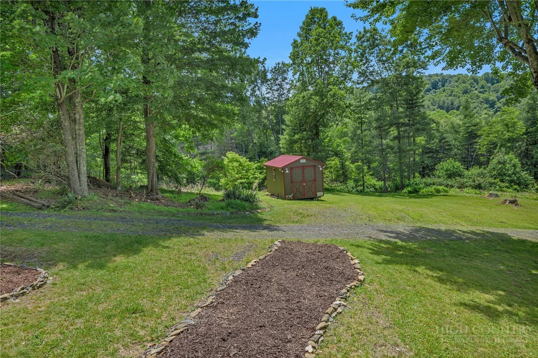 Image number 14 for the current listing