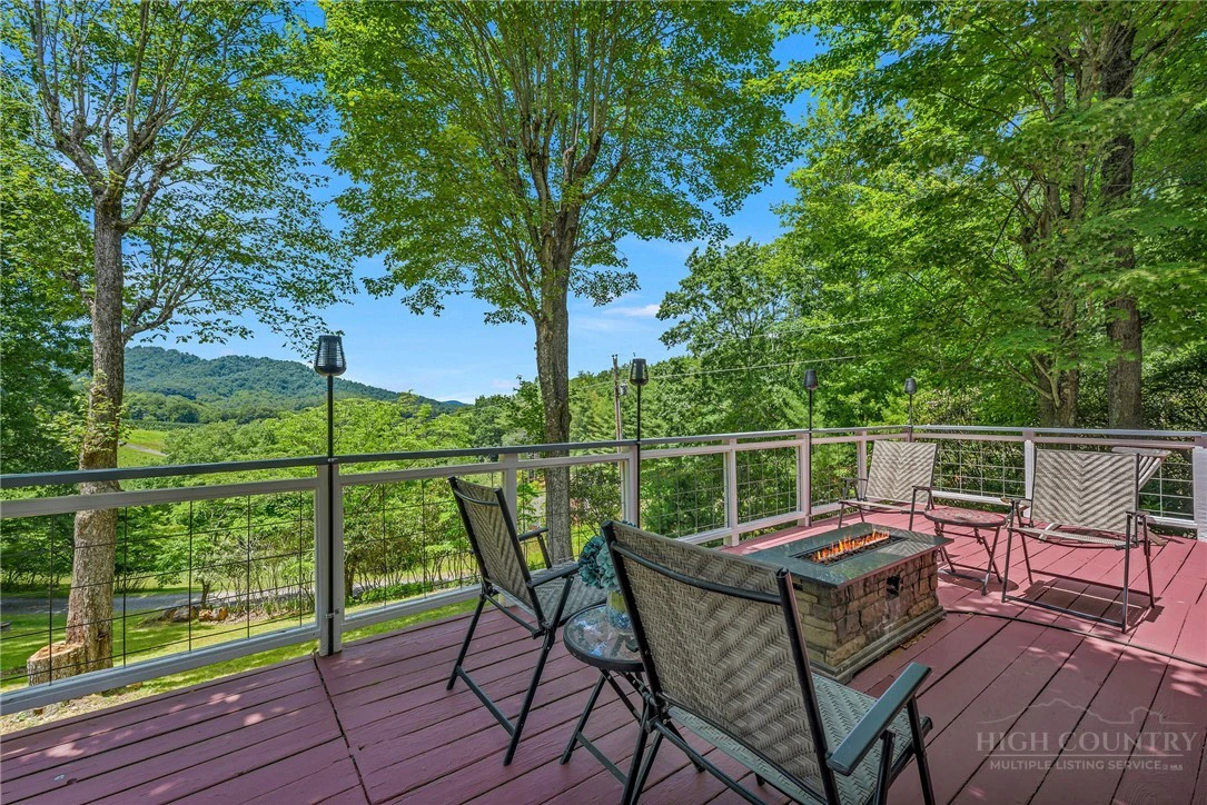 Image number 15 for the current listing