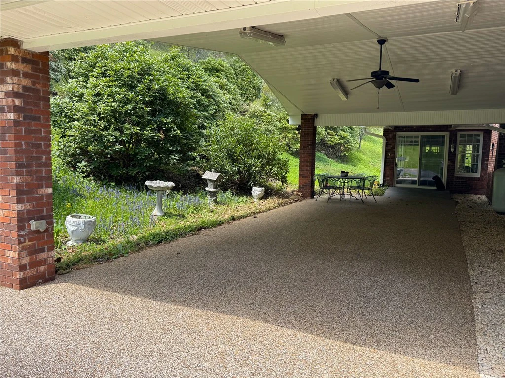Image number 13 for the current listing