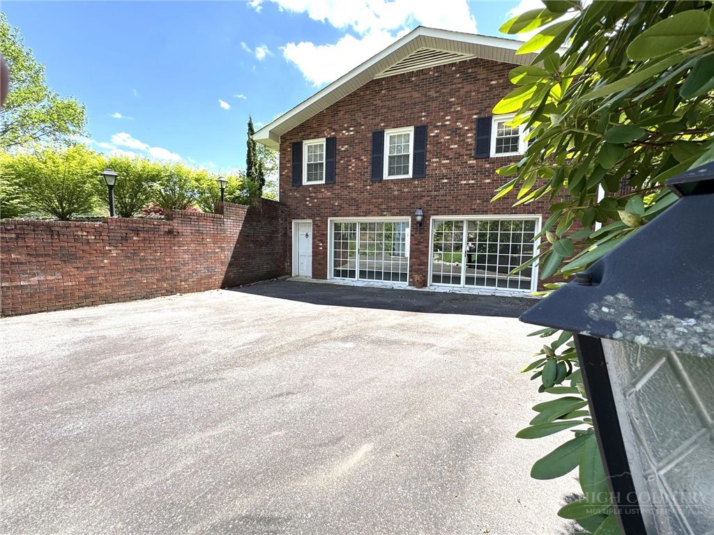 Image number 6 for the current listing