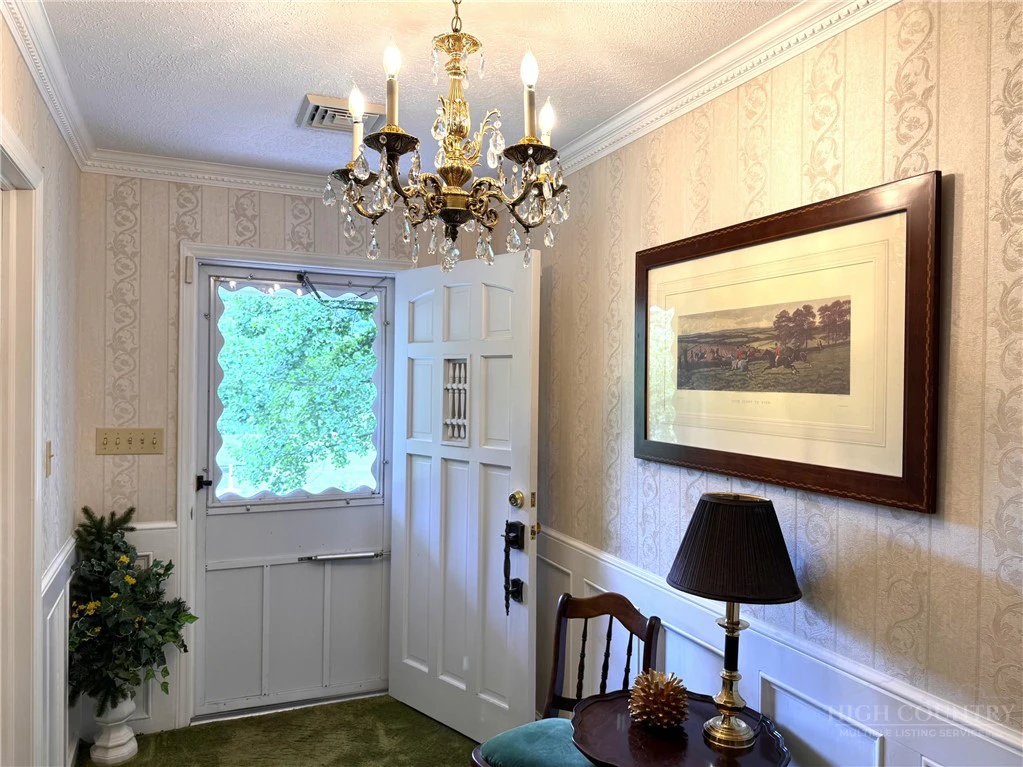 Image number 20 for the current listing