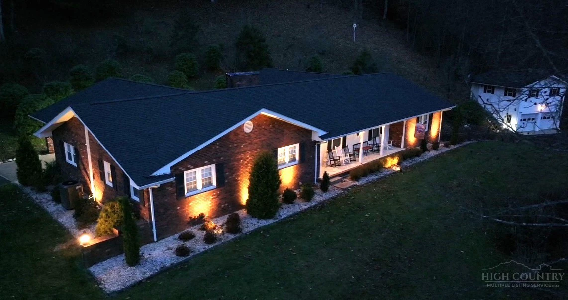 Image number 5 for the current listing