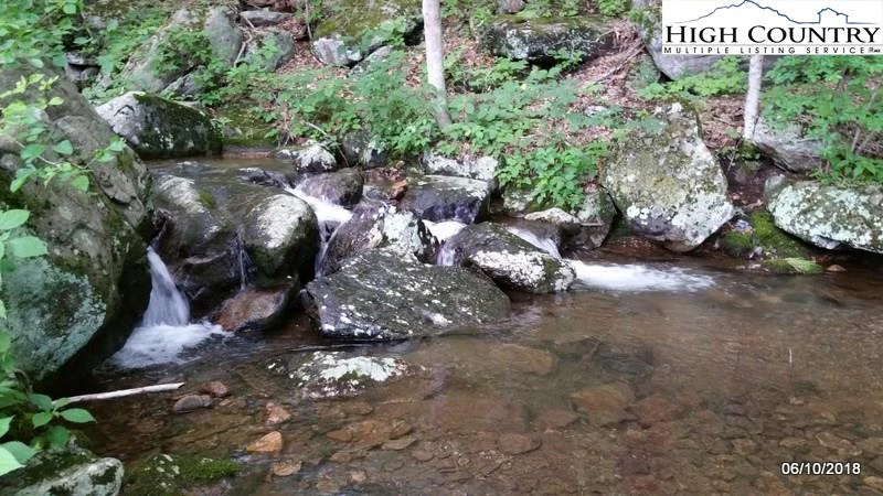 Image number 1 for the current listing