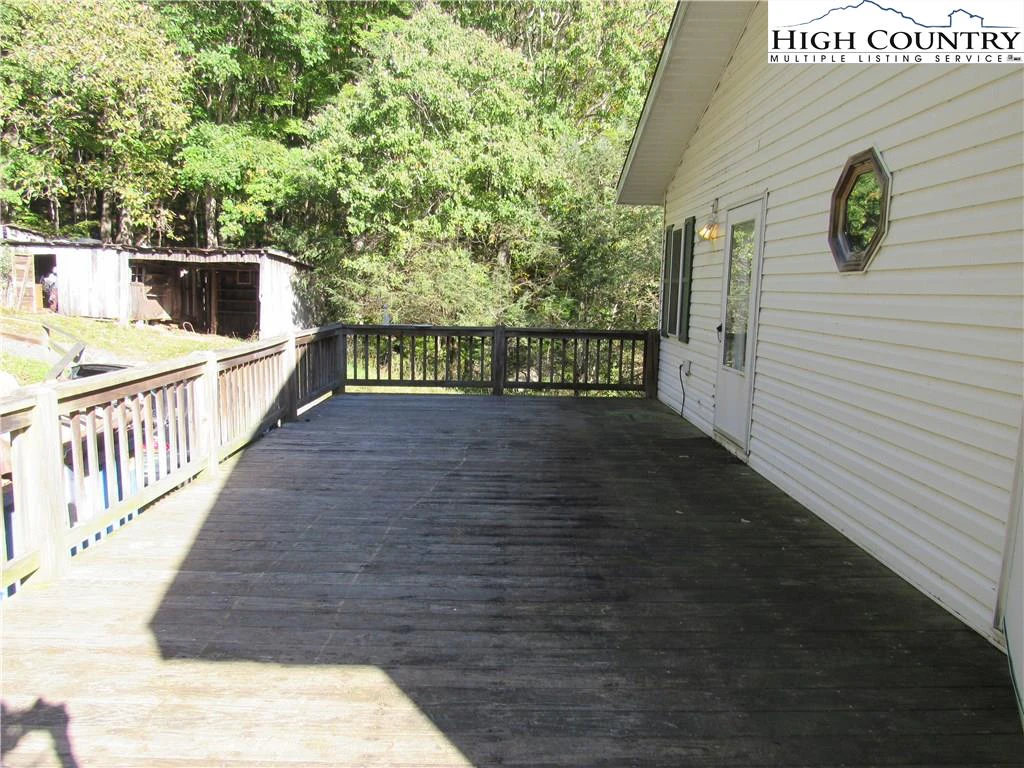 Image number 4 for the current listing