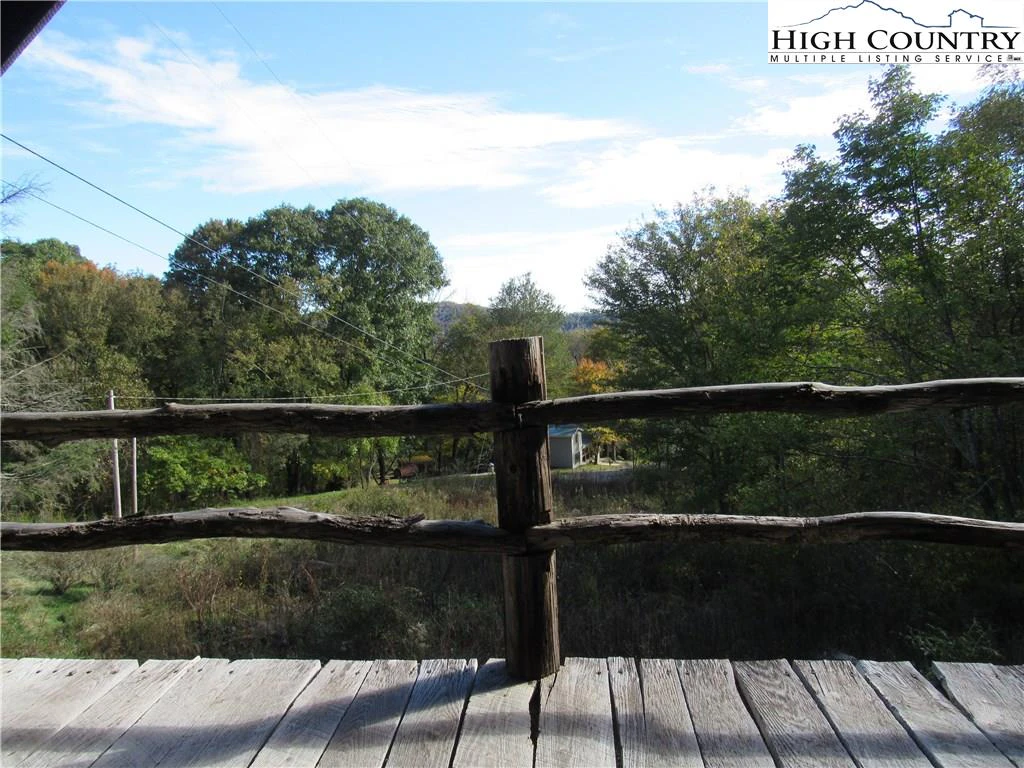 Image number 9 for the current listing