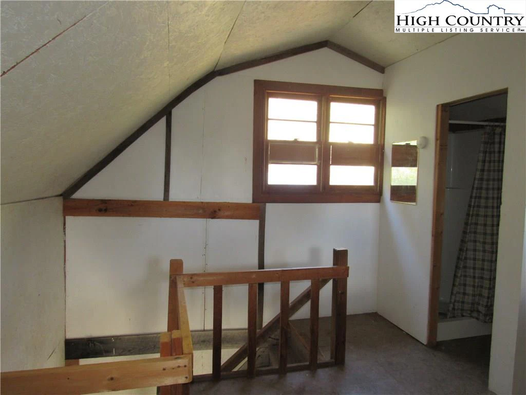 Image number 10 for the current listing