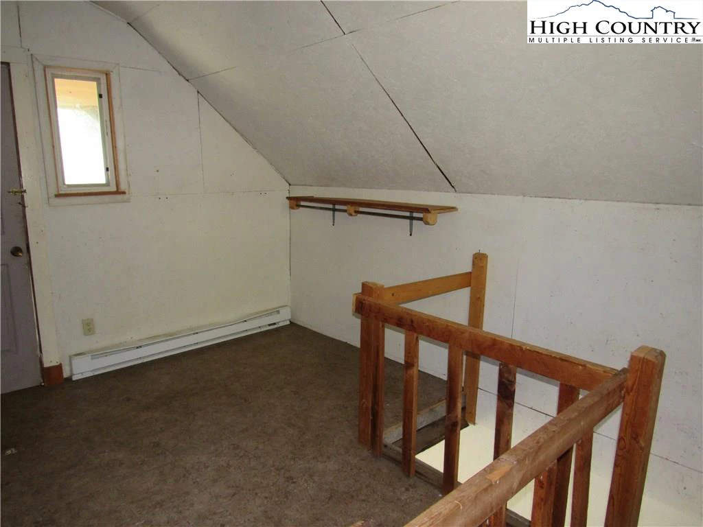 Image number 13 for the current listing
