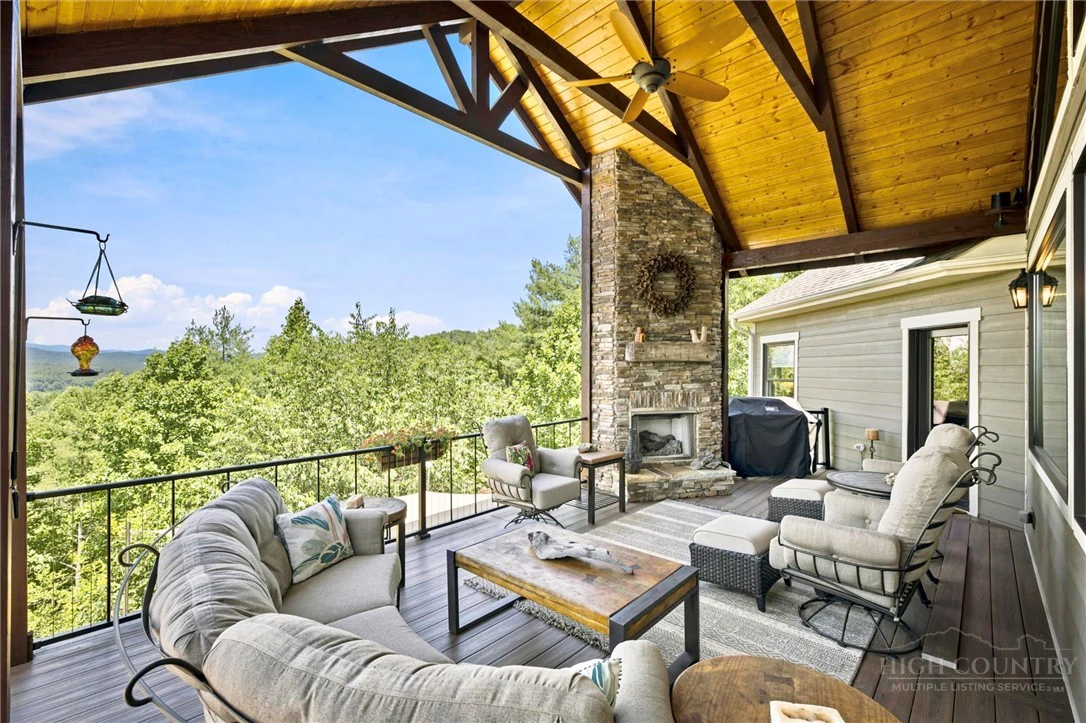 Image number 4 for the current listing