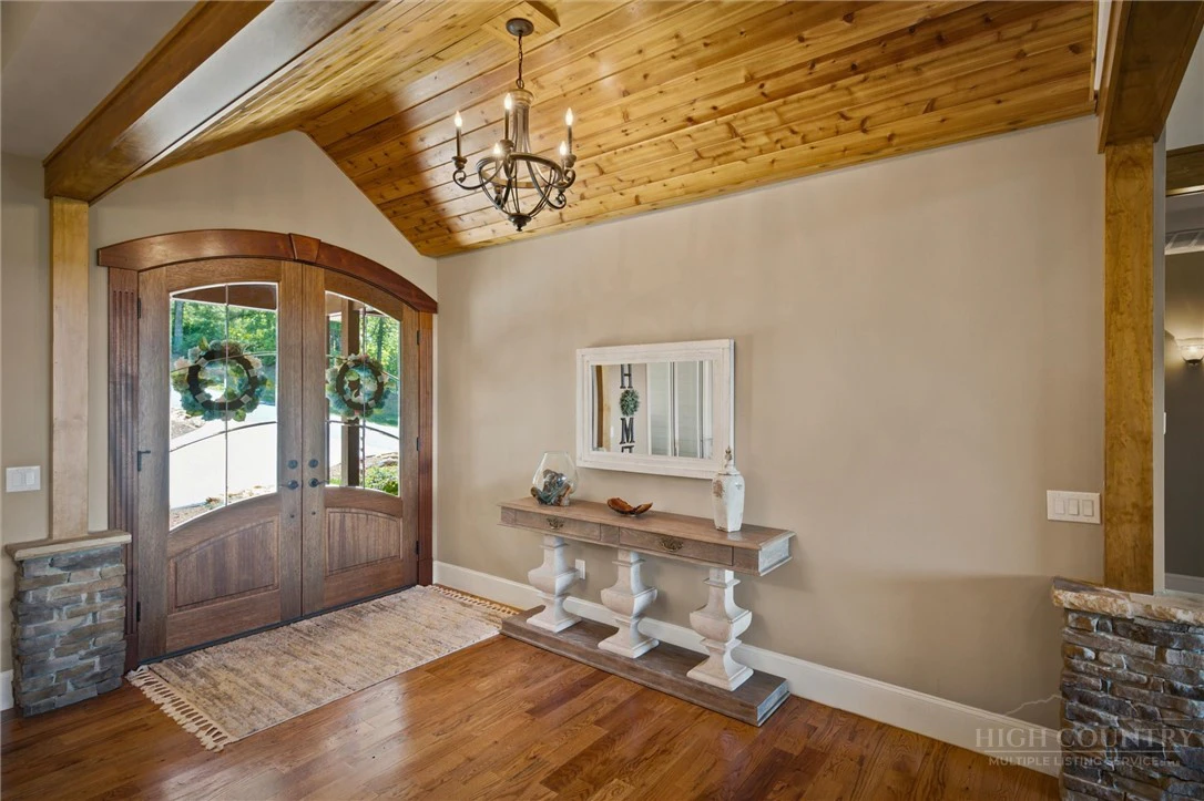 Image number 9 for the current listing