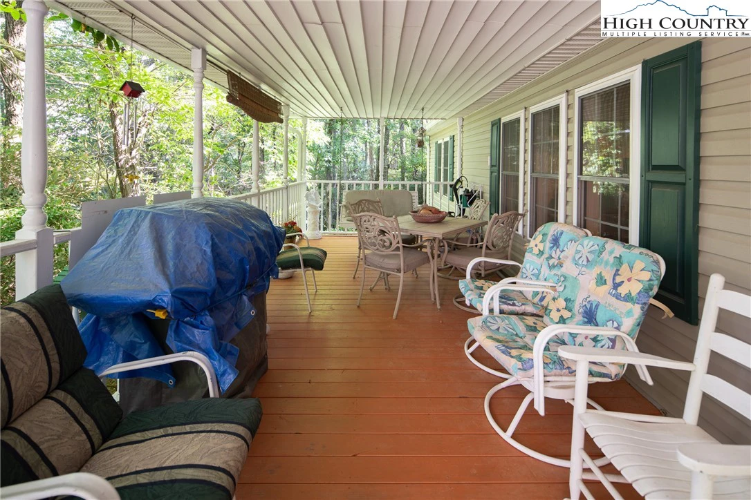 Image number 9 for the current listing
