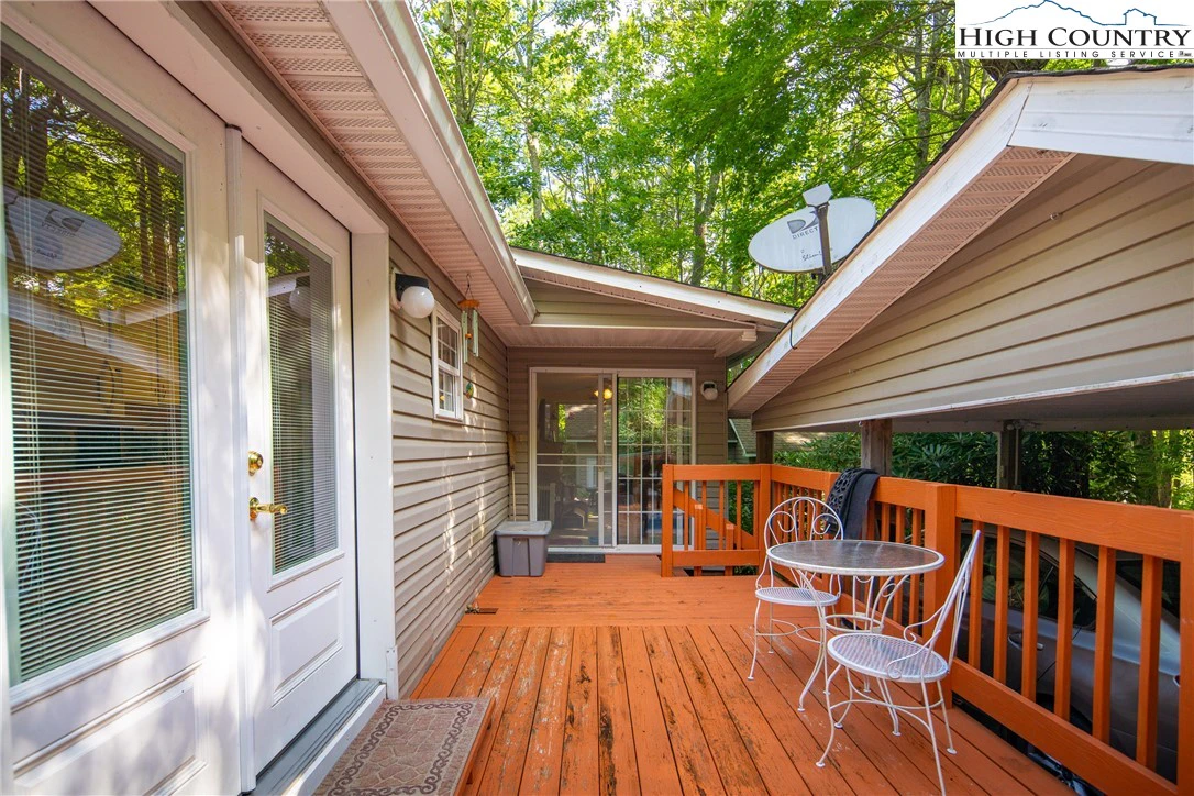 Image number 6 for the current listing