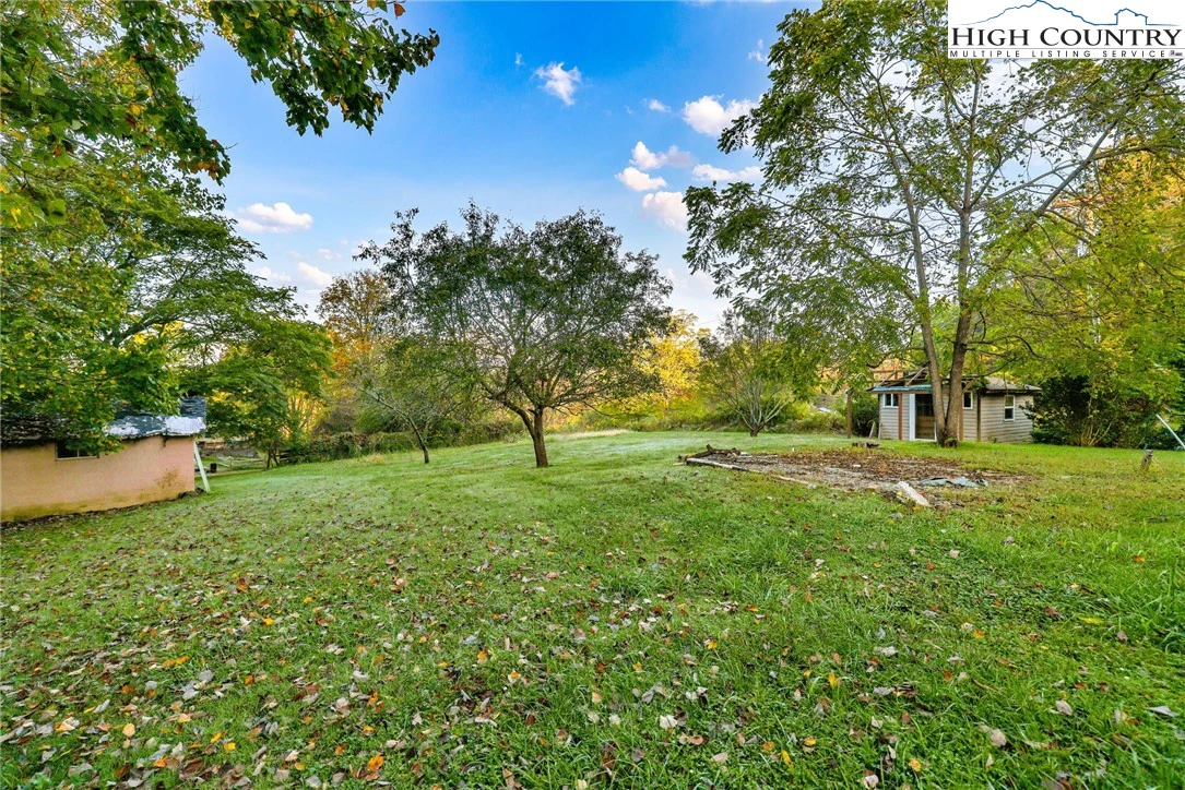 Image number 18 for the current listing