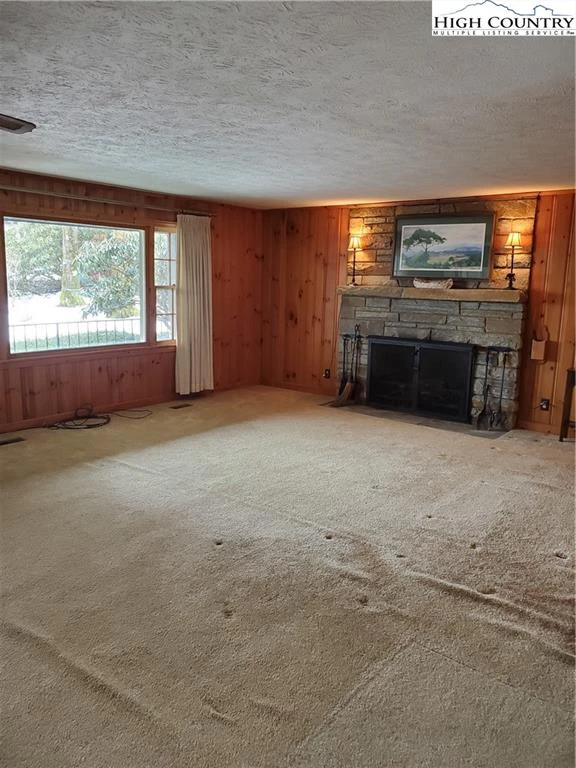 Image number 4 for the current listing