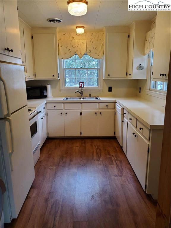 Image number 6 for the current listing