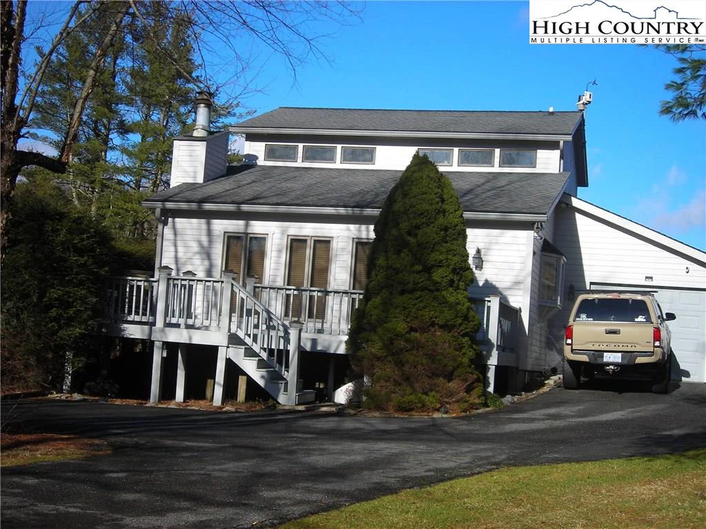 Image number 1 for the current listing