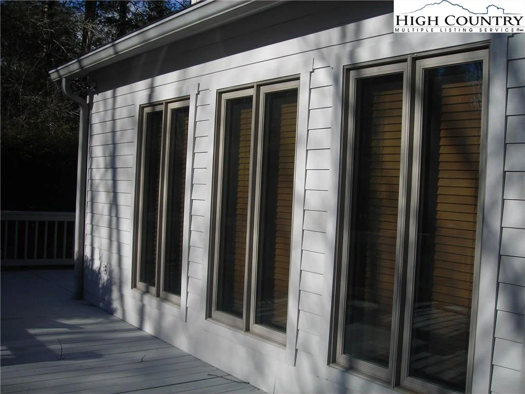 Image number 10 for the current listing