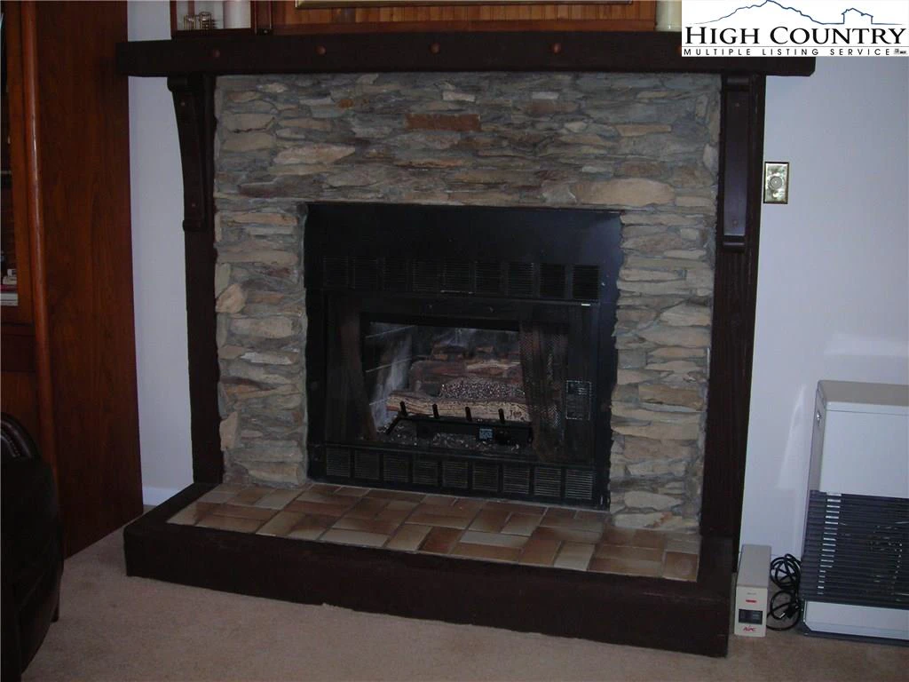 Image number 7 for the current listing