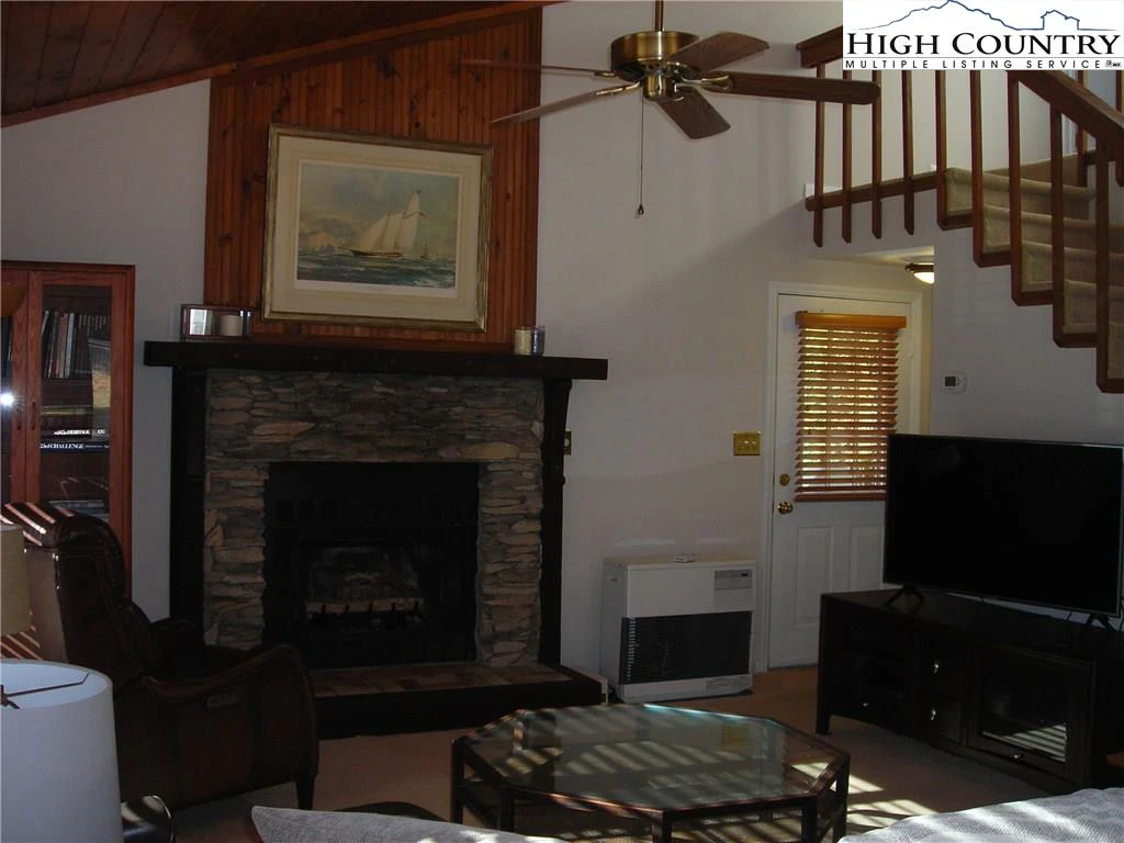 Image number 6 for the current listing