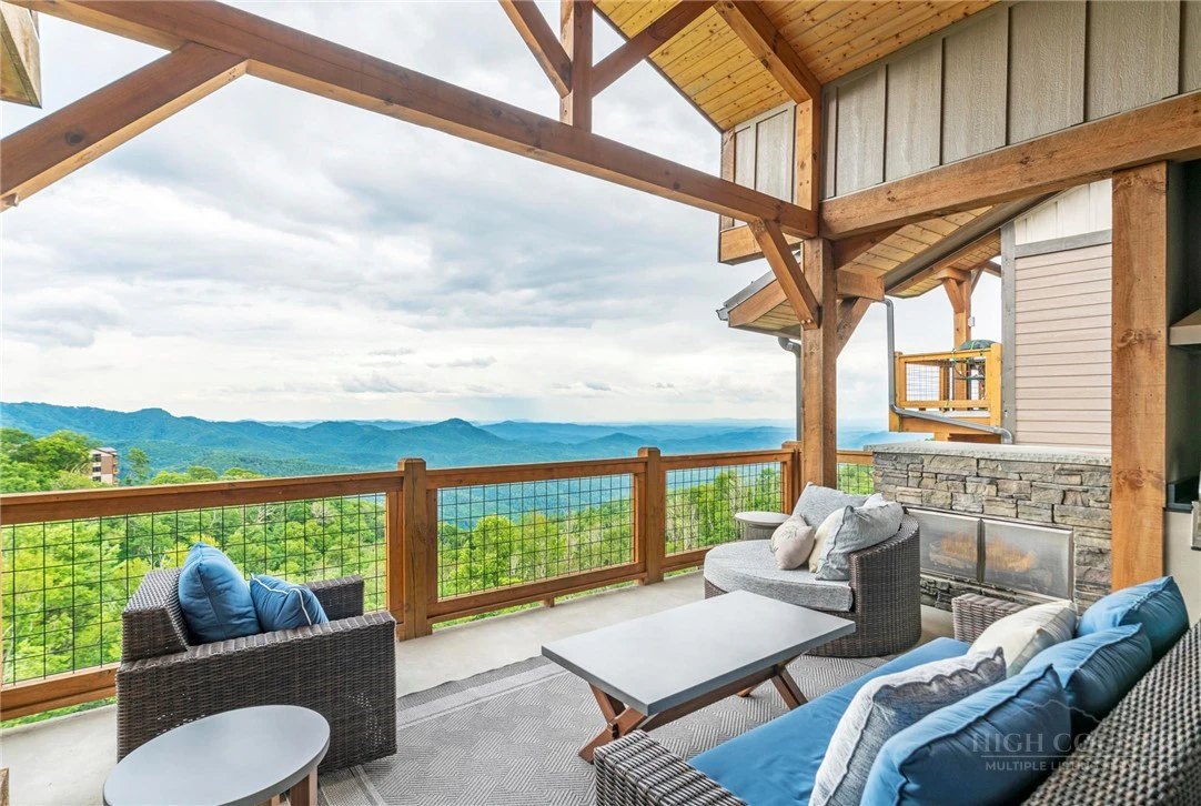 Image number 3 for the current listing