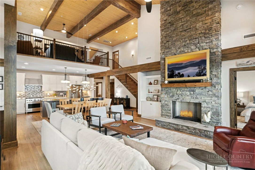 Image number 10 for the current listing