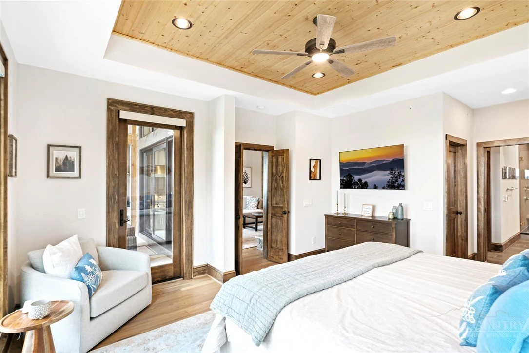 Image number 14 for the current listing