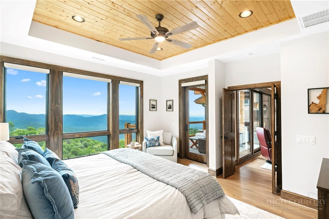 Image number 12 for the current listing