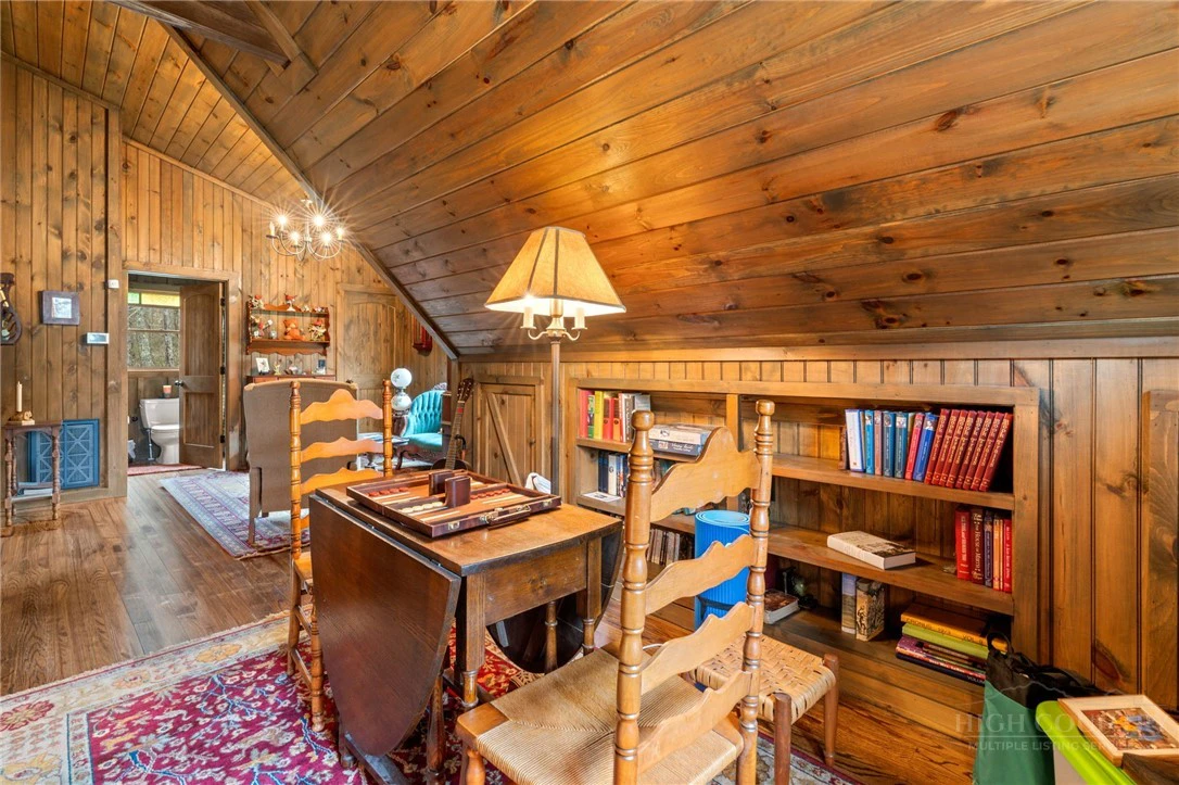 Image number 6 for the current listing