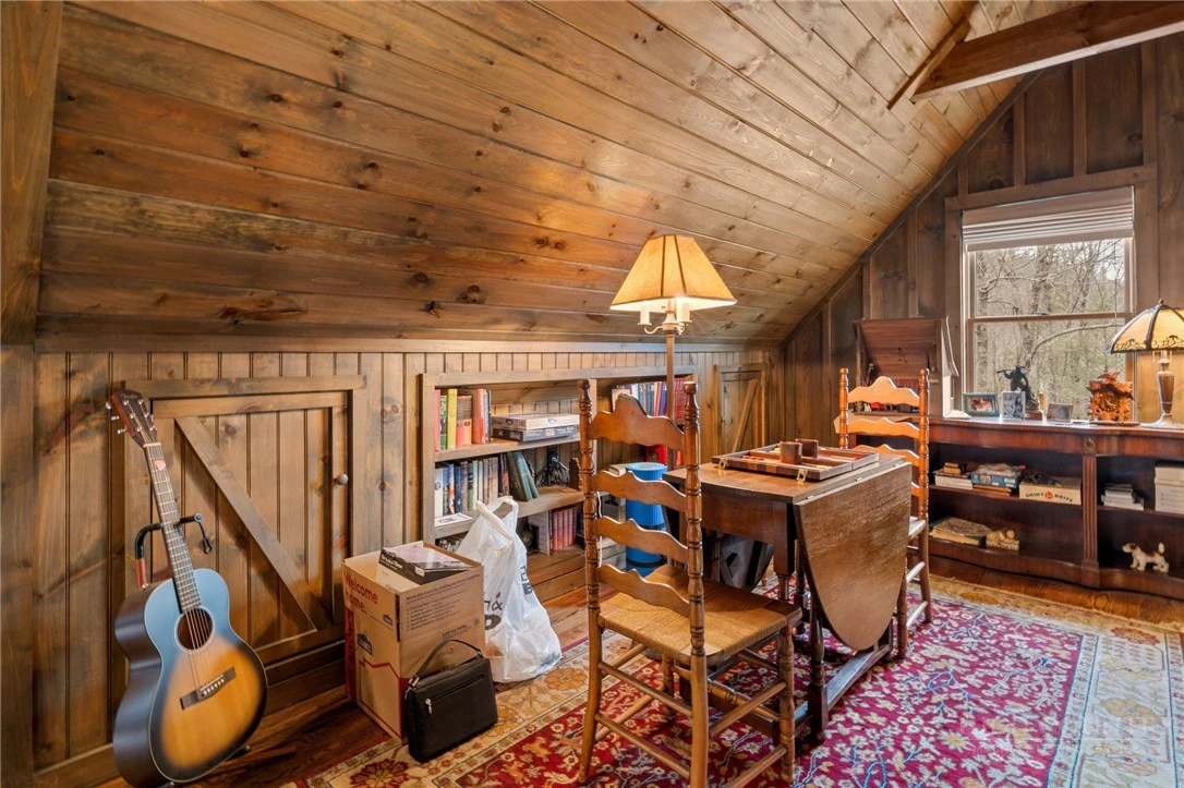 Image number 7 for the current listing