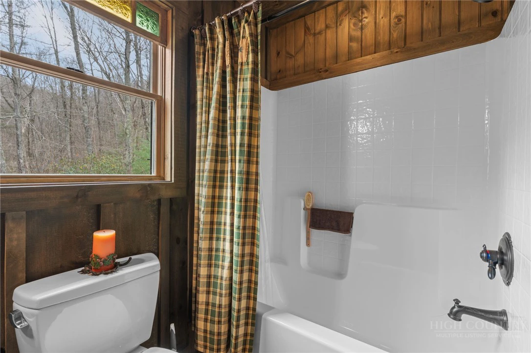 Image number 11 for the current listing