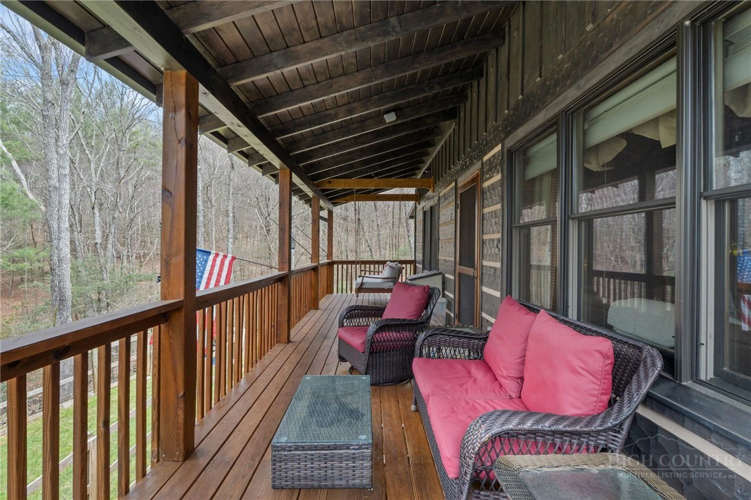 Image number 14 for the current listing