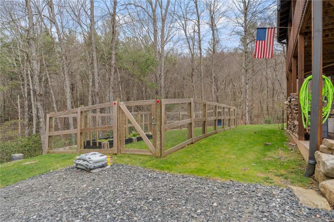 Image number 16 for the current listing