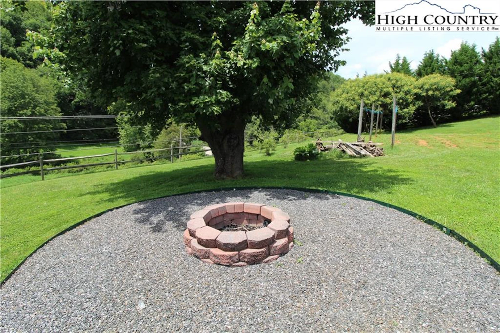 Image number 15 for the current listing