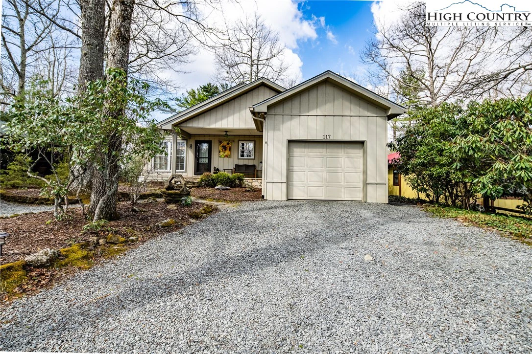 Image number 1 for the current listing