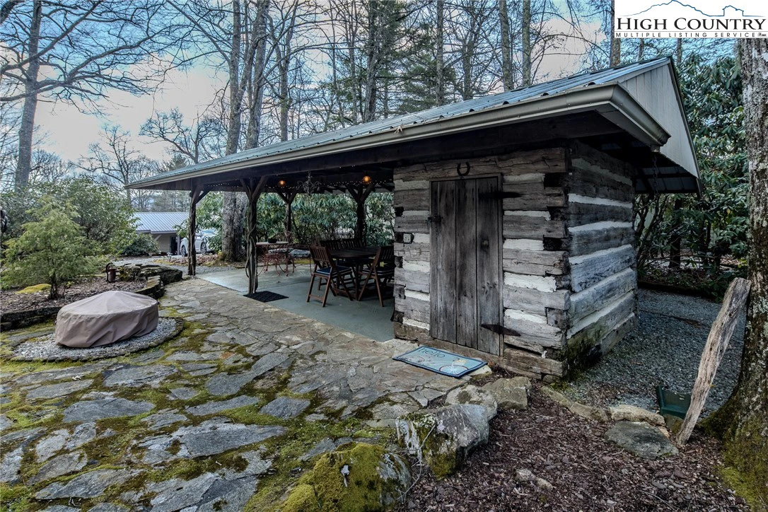 Image number 21 for the current listing