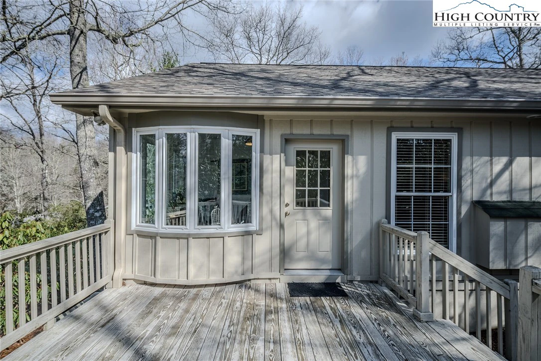 Image number 16 for the current listing
