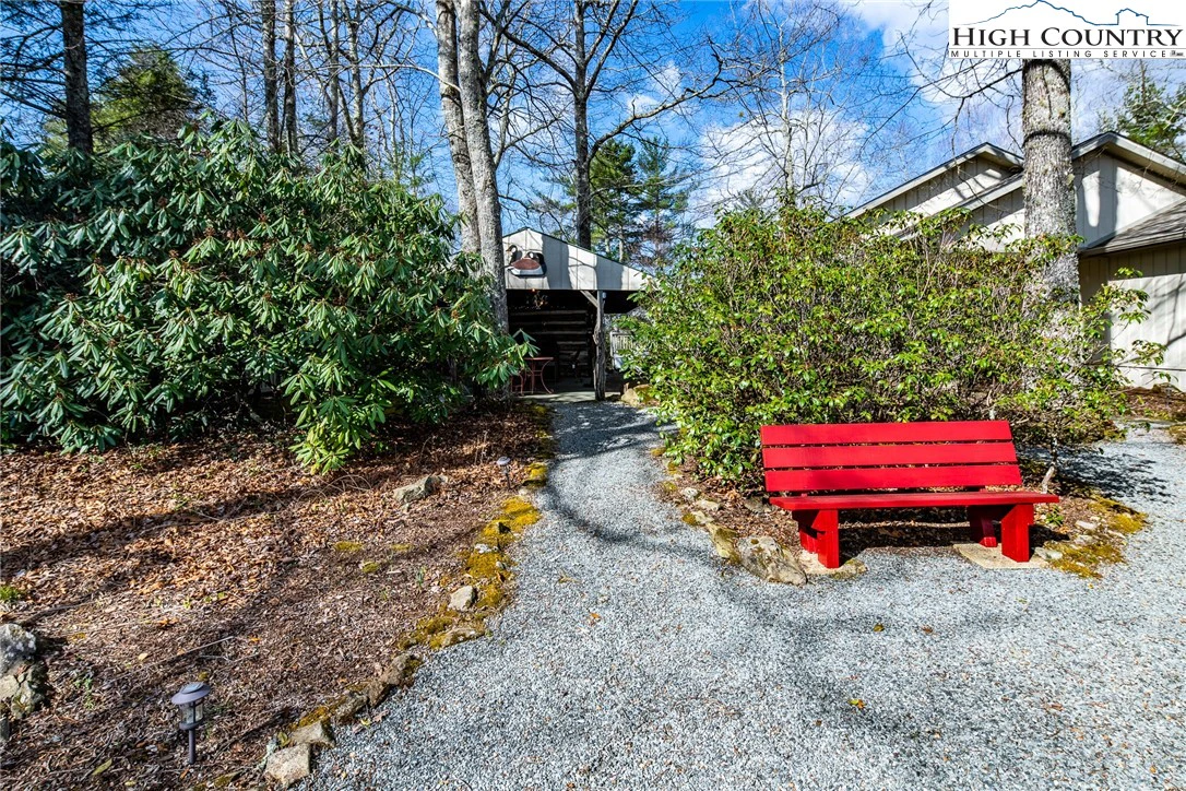 Image number 18 for the current listing