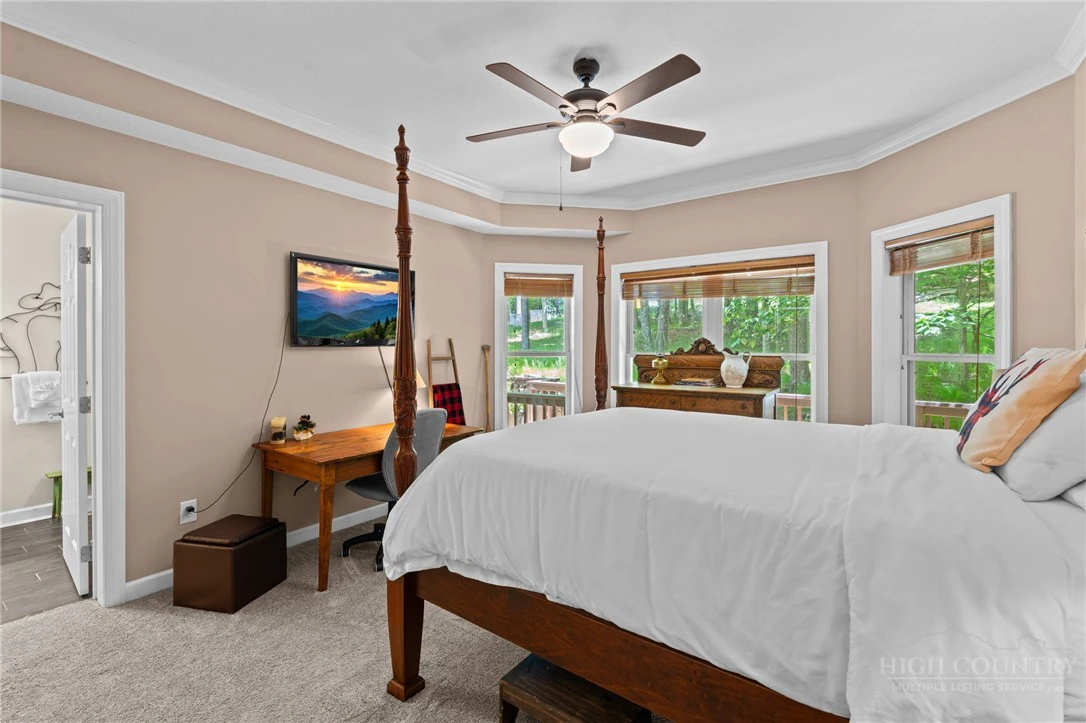Image number 5 for the current listing