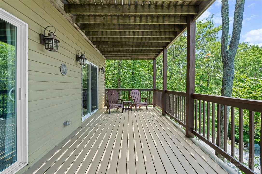 Image number 12 for the current listing