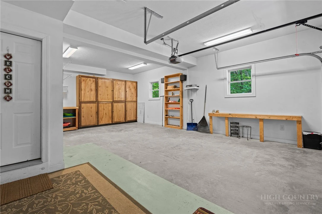 Image number 13 for the current listing