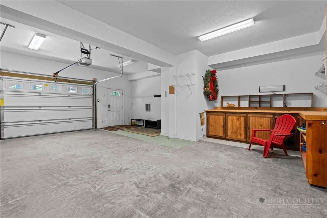 Image number 16 for the current listing