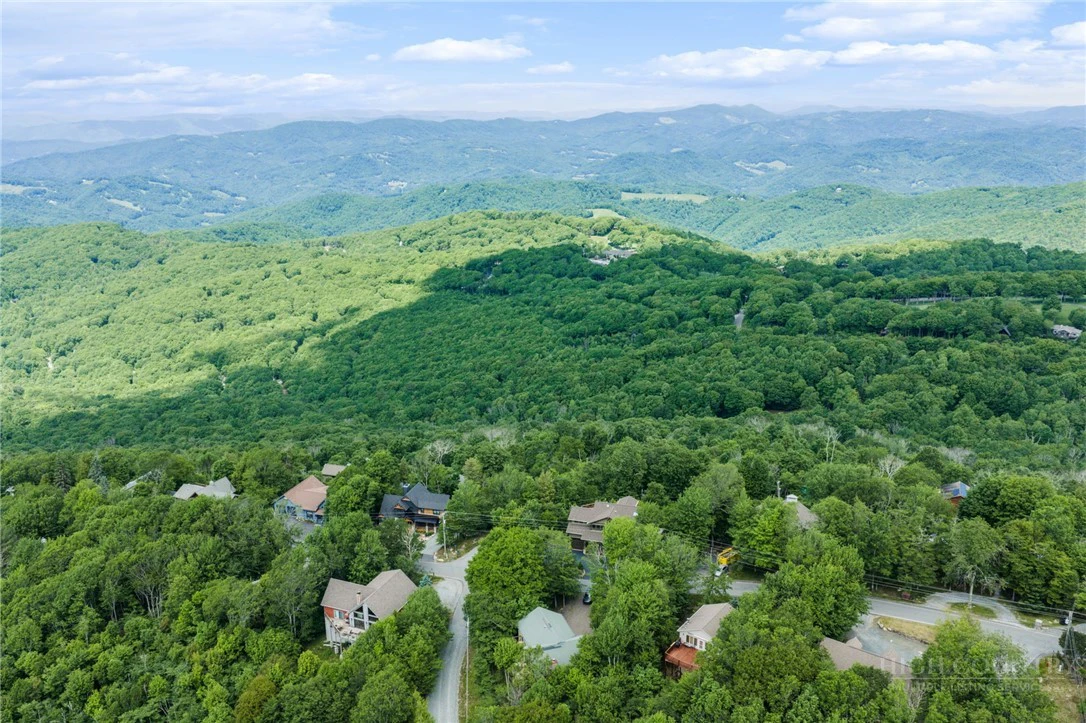 Image number 19 for the current listing