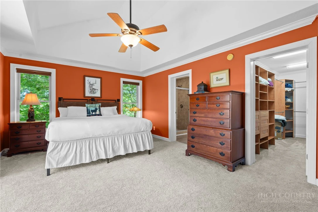 Image number 20 for the current listing